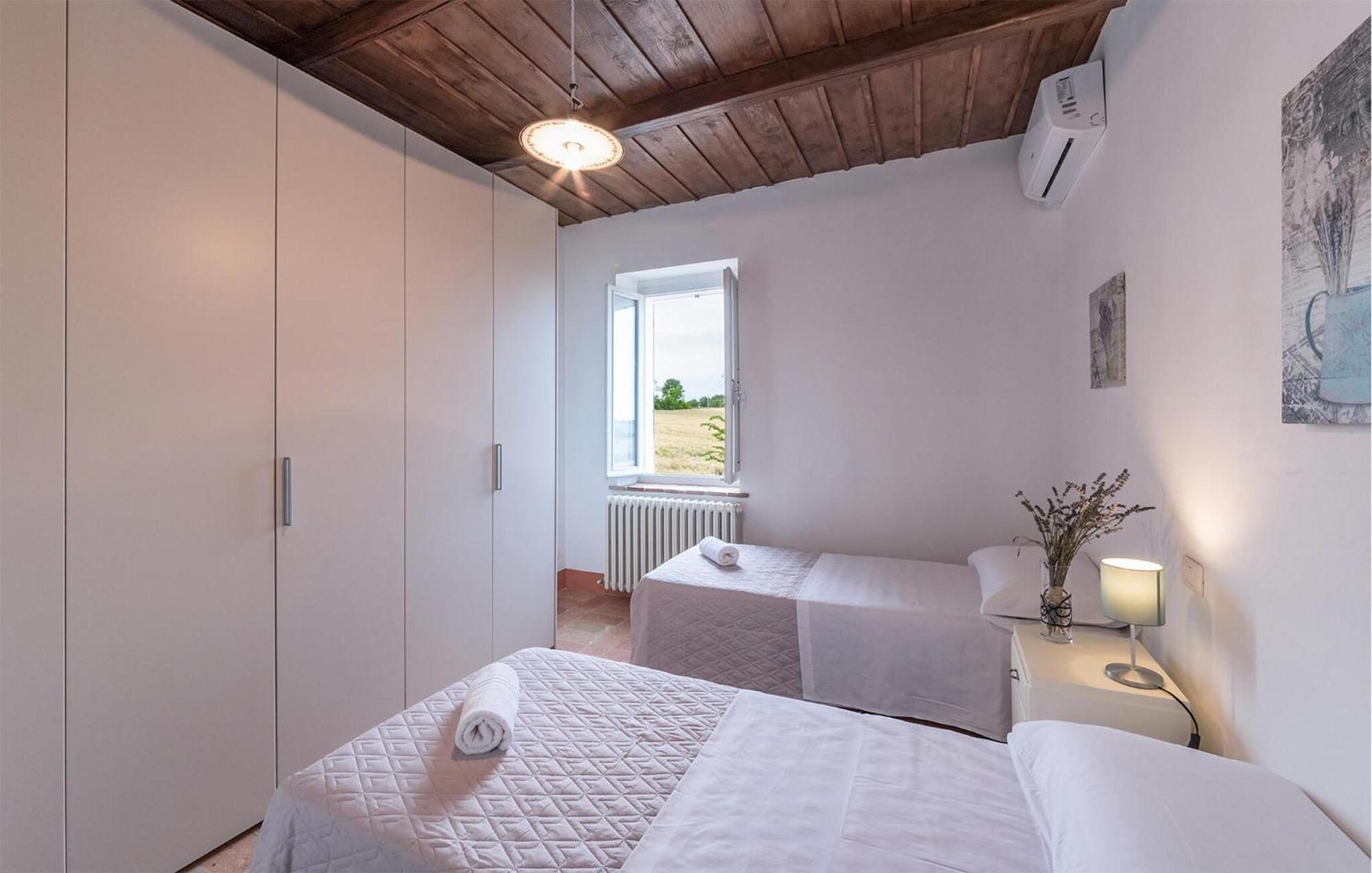 4 Bedroom Beautiful Home In Senigallia Luaran gambar